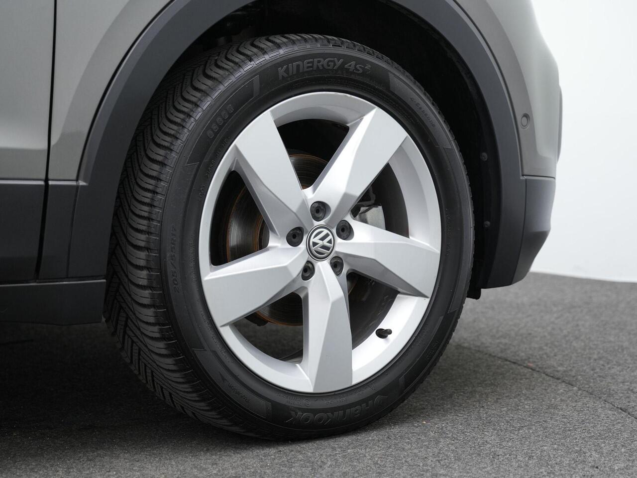 Volkswagen T-Cross 1.0 TSI 115 pk Style | Achteruitrijcamera | Stoelverwarming | Adaptive Cruise | Navigatie