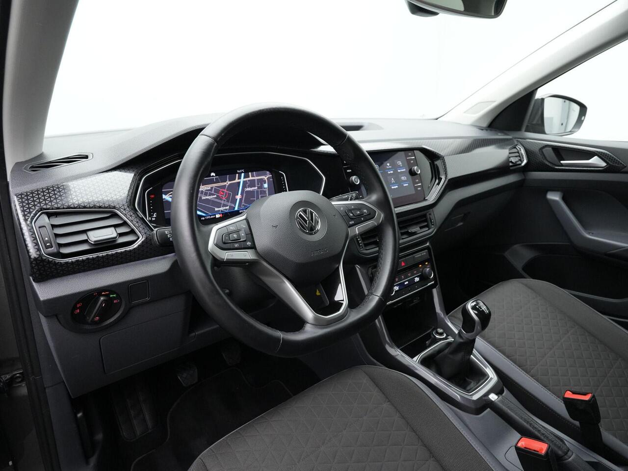 Volkswagen T-Cross 1.0 TSI 115 pk Style | Achteruitrijcamera | Stoelverwarming | Adaptive Cruise | Navigatie