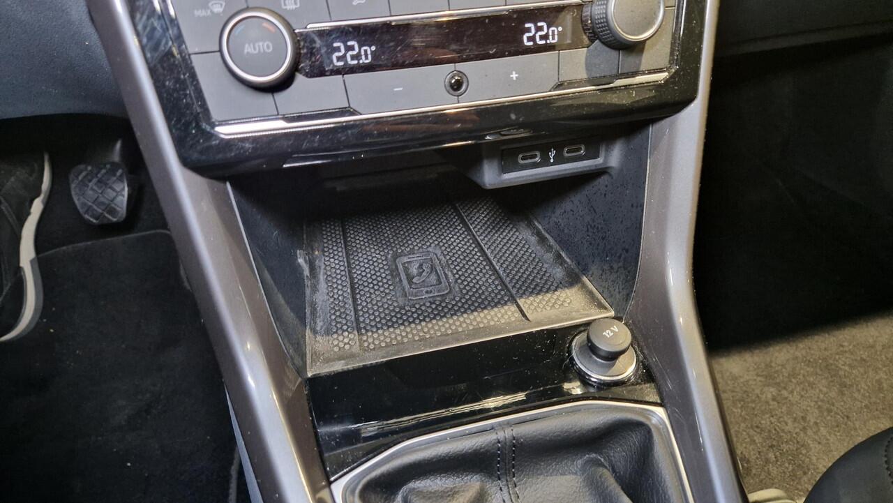 Volkswagen T-Cross 1.0 TSI Style | Adaptive Cruise control | Navigatie | Climate Control |