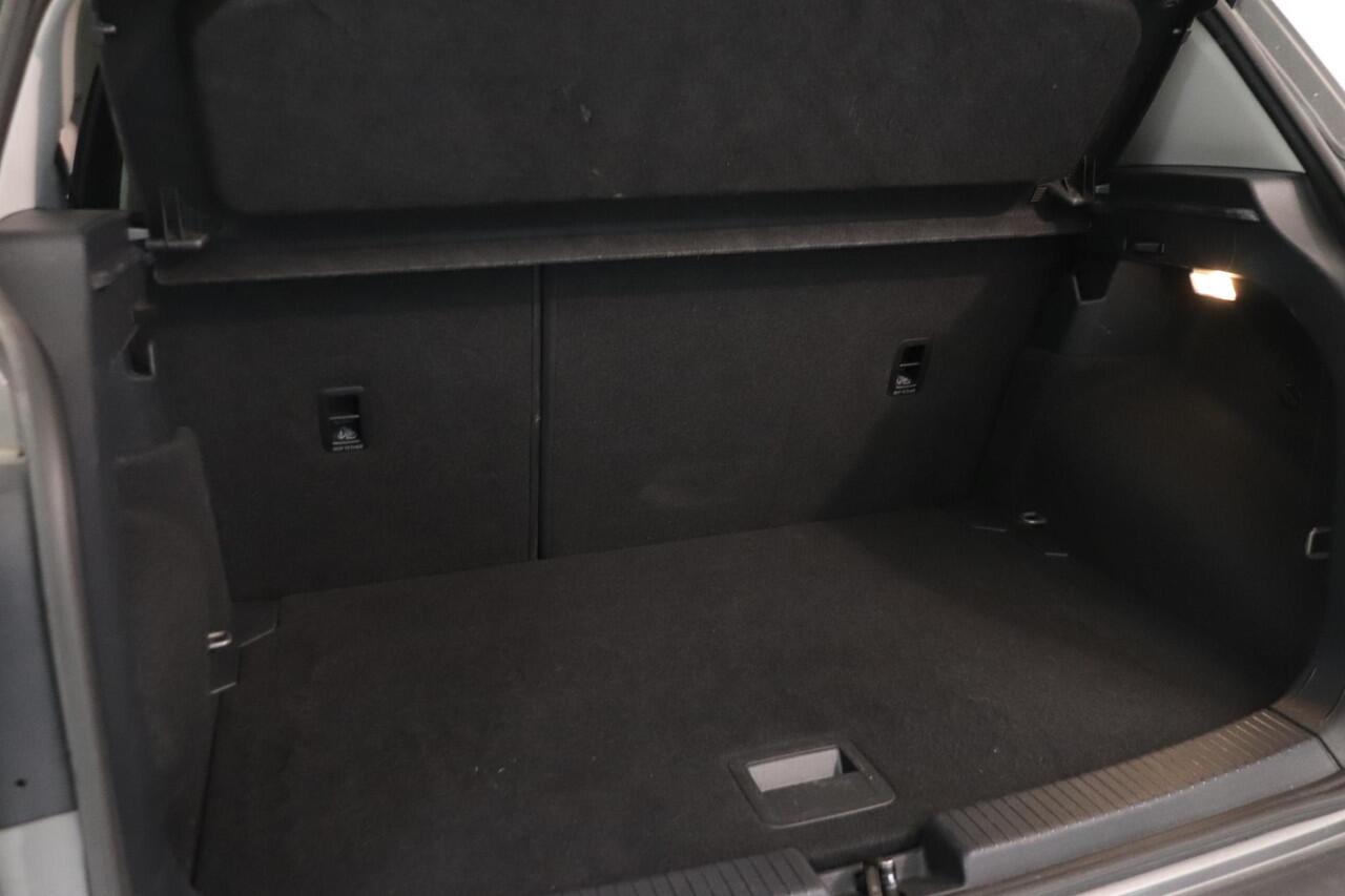 Volkswagen T-Cross 1.0 TSI Style | Camera | AppleCarplay AndroidAuto Navigatie | Stoelverwarming | DAB+ | LED koplampen | Adaptieve cruisecontrol |