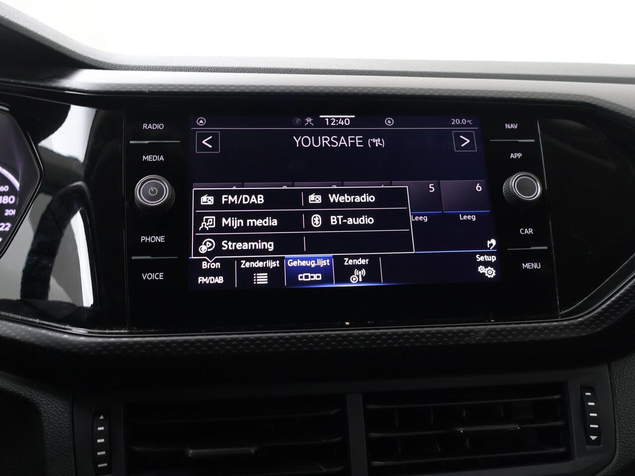 Volkswagen T-Cross 1.0 TSI Life | 95 PK | Climate control | Navigatiesysteem | Parkeersensoren |