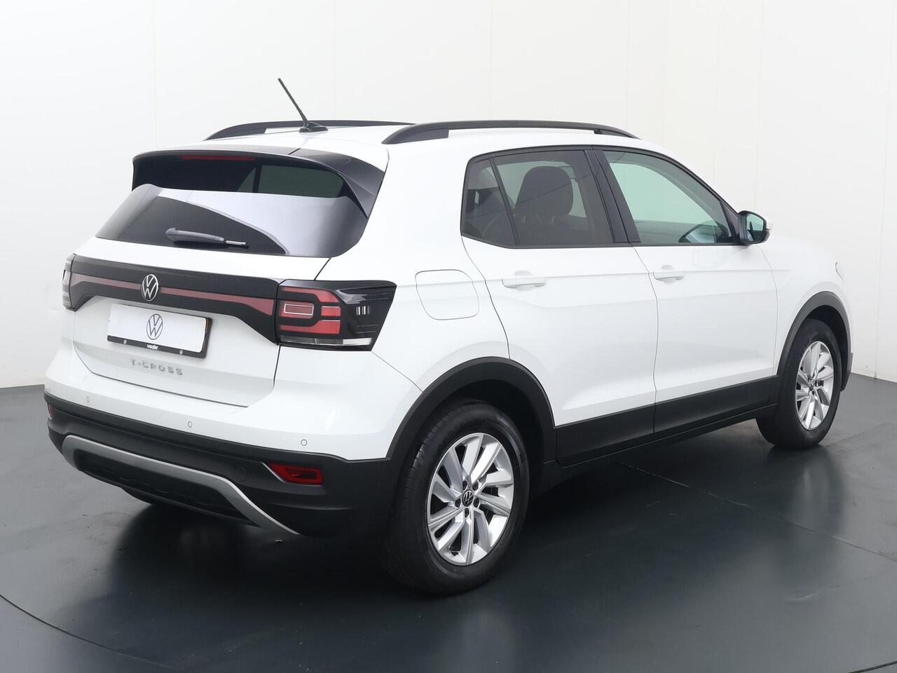 Volkswagen T-Cross 1.0 TSI Life | 95 PK | Climate control | Navigatiesysteem | Parkeersensoren |