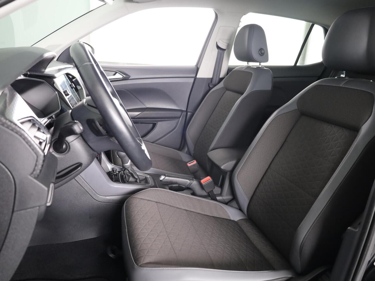 Volkswagen T-Cross 1.5 TSI Style 150 pk Automaat (DSG) | Navigatie | Parkeersensoren | Achteruitrijcamera | Apple Carplay/Android Auto | Stoelverwarming |