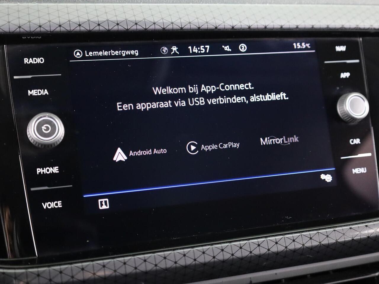 Volkswagen T-Cross 1.5 TSI Style 150 pk Automaat (DSG) | Navigatie | Parkeersensoren | Achteruitrijcamera | Apple Carplay/Android Auto | Stoelverwarming |