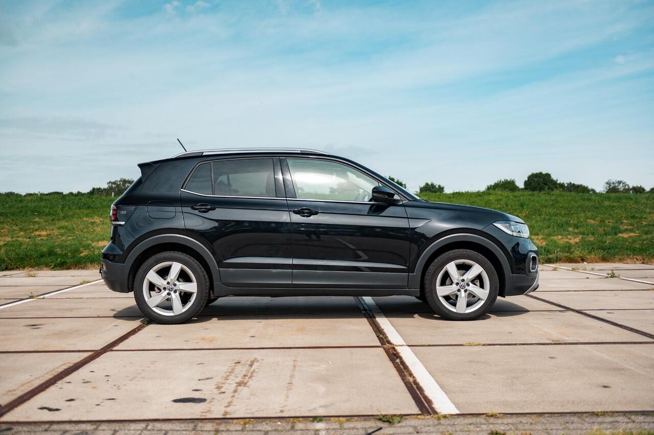 Volkswagen T-Cross 1.5 TSI DSG Style | TREKHAAK | CAMERA | CLIMA | APPLE CAR PLAY | ALL SEASON BANDEN