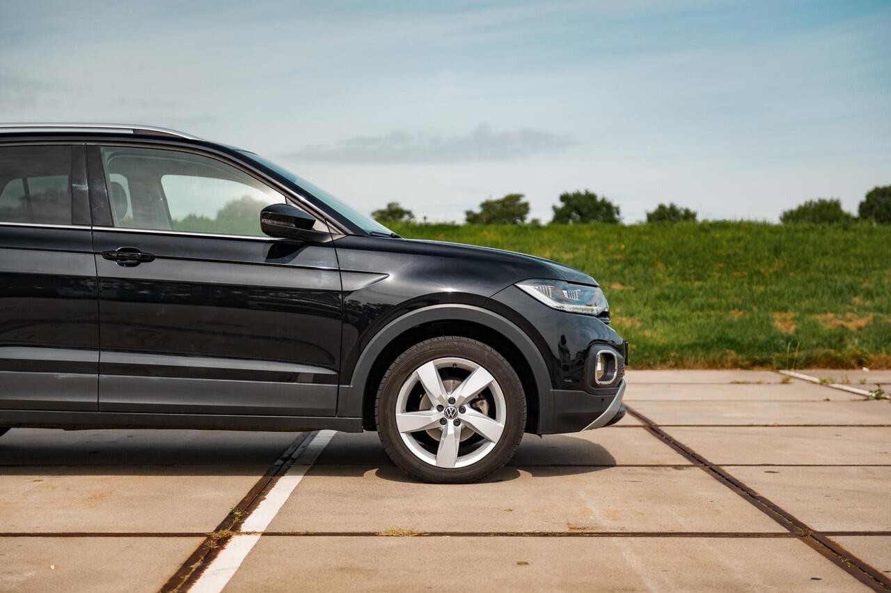 Volkswagen T-Cross 1.5 TSI DSG Style | TREKHAAK | CAMERA | CLIMA | APPLE CAR PLAY | ALL SEASON BANDEN