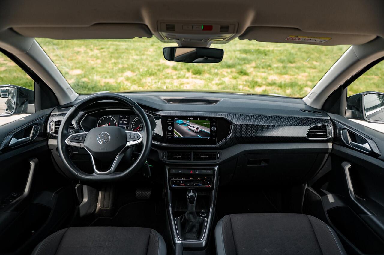 Volkswagen T-Cross 1.5 TSI DSG Style | TREKHAAK | CAMERA | CLIMA | APPLE CAR PLAY | ALL SEASON BANDEN