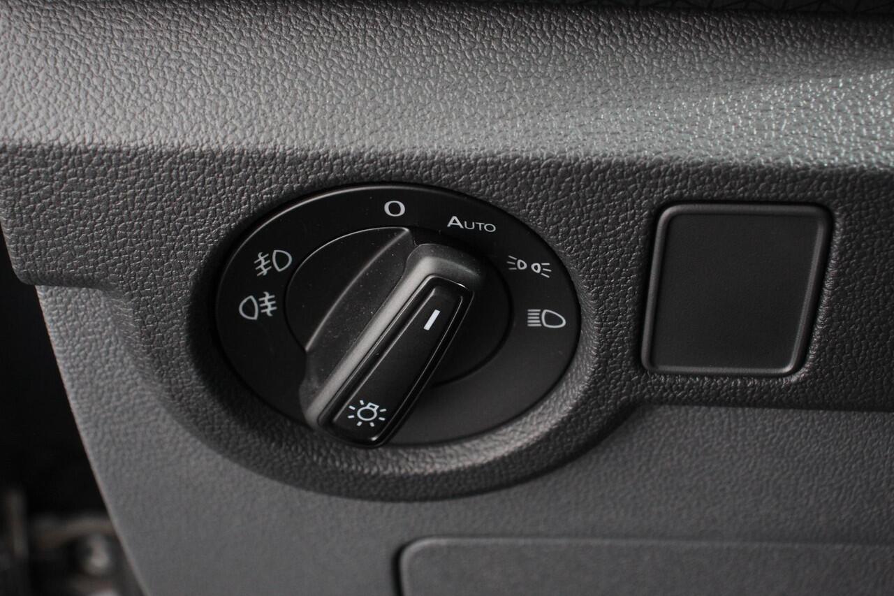 Volkswagen T-Cross 1.5 TSI DSG Style Team Navigatie Apple Carplay/Android Auto Adaptive cruise control Parkeersensoren Camera Stoelverwarming Virtual Cockpit Keyless Entry Lane assist Privacy glas