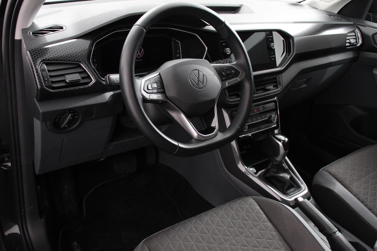 Volkswagen T-Cross 1.5 TSI DSG Style Team Navigatie Apple Carplay/Android Auto Adaptive cruise control Parkeersensoren Camera Stoelverwarming Virtual Cockpit Keyless Entry Lane assist Privacy glas