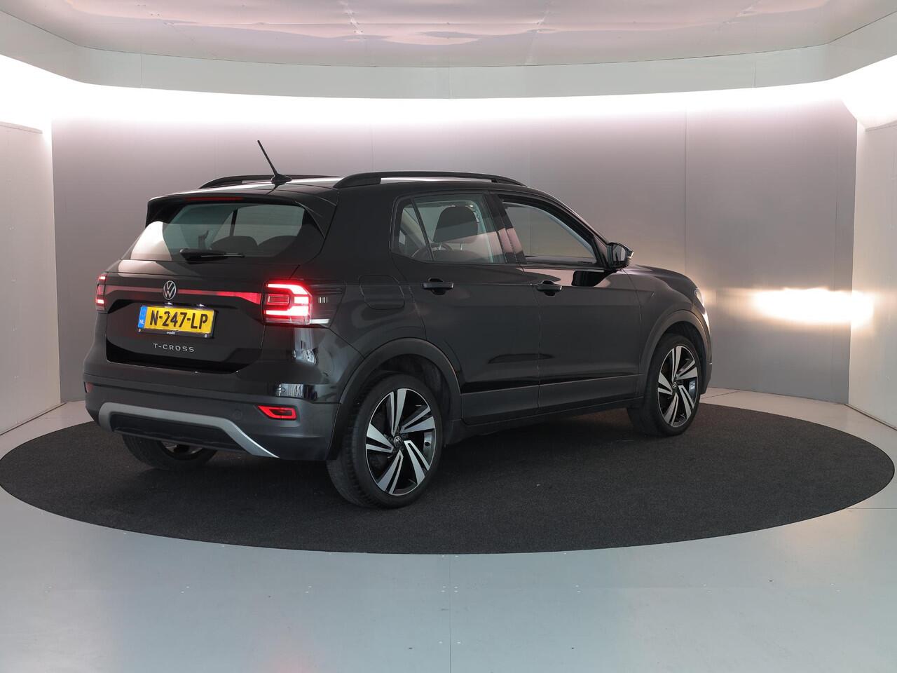 Volkswagen T-Cross 1.0 TSI Life 95pk 5bak| parksensors| airco| 18' LM-velgen