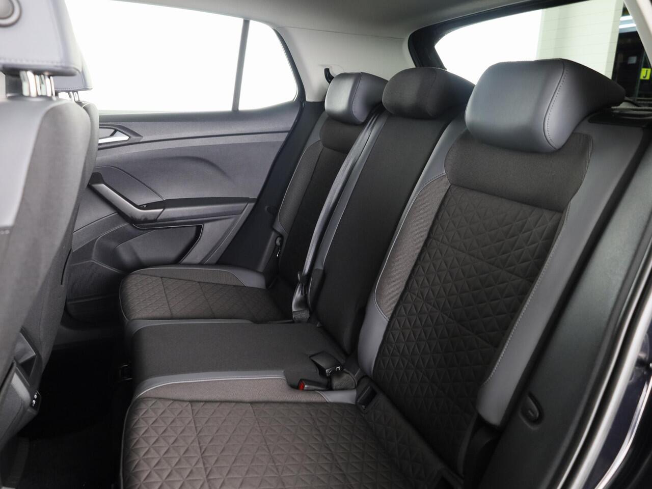 Volkswagen T-Cross 1.0 TSI Style 110 pk Automaat (DSG) | Navigatie | Parkeersensoren | Apple Carplay/Android Auto | Stoelverwarming | Voll. digitaal instrumentenpaneel |