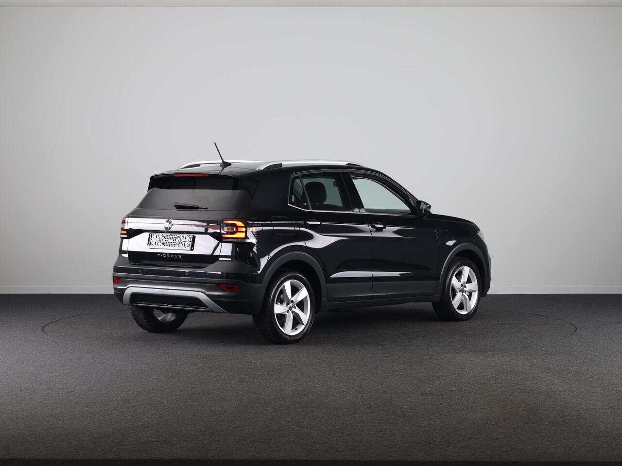 Volkswagen T-Cross 1.0 TSI Style 110 pk Automaat (DSG) | Navigatie | Parkeersensoren | Apple Carplay/Android Auto | Stoelverwarming | Voll. digitaal instrumentenpaneel |