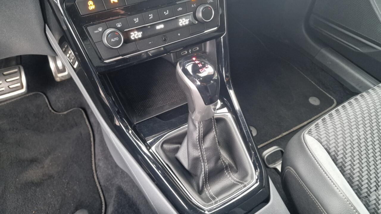 Volkswagen T-Cross 1.0 TSI 110pk 2x R-Line, DSG automaat, NL Auto, Adaptieve cruise