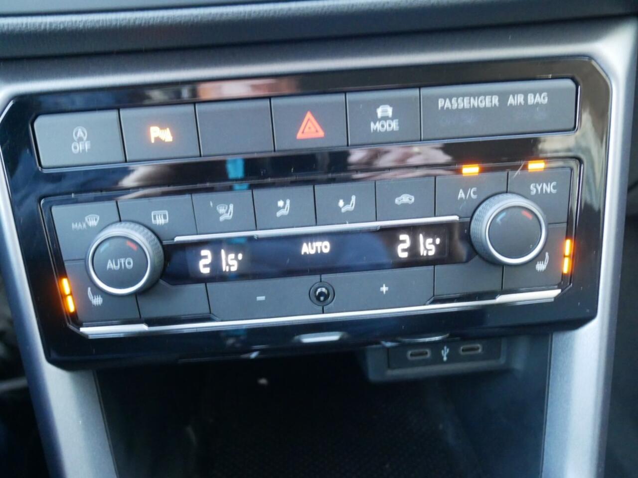 Volkswagen T-Cross 1.0 TSI ACTIVE **Clima//Navi//LM **