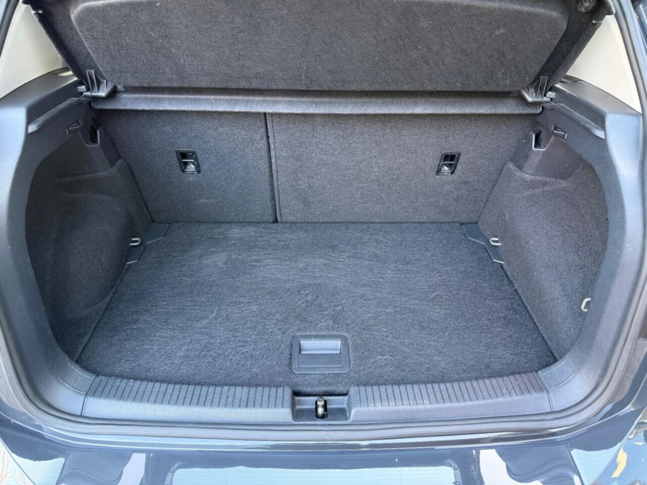 Volkswagen T-Cross 1.0 TSI LIFE BUSINESS NAVI/CRUISE/PDC/ENZ.