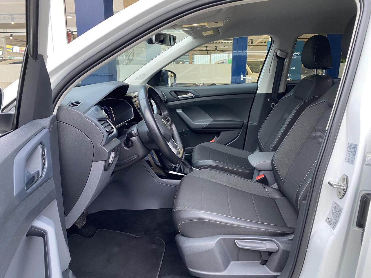 Volkswagen T-Cross 1.0 TSI Style / Automaat / NL-Auto / 1e-Eigenaar / Adaptieve Cruise-Control / Climate-Control / Apple-Carplay & Android-Auto / Draadloze-Telefoonlader / LED / Keyless / Dodehoek-Detectie / DAB Radio-Bluetooth / Navi / PDC V+A met Camera / 18'' LMV / ENZ.