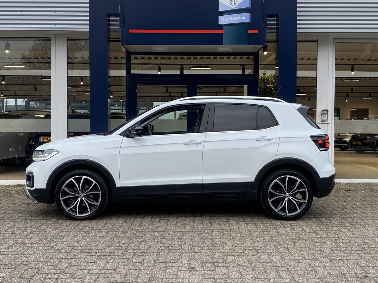Volkswagen T-Cross 1.0 TSI Style / Automaat / NL-Auto / 1e-Eigenaar / Adaptieve Cruise-Control / Climate-Control / Apple-Carplay & Android-Auto / Draadloze-Telefoonlader / LED / Keyless / Dodehoek-Detectie / DAB Radio-Bluetooth / Navi / PDC V+A met Camera / 18'' LMV / ENZ.