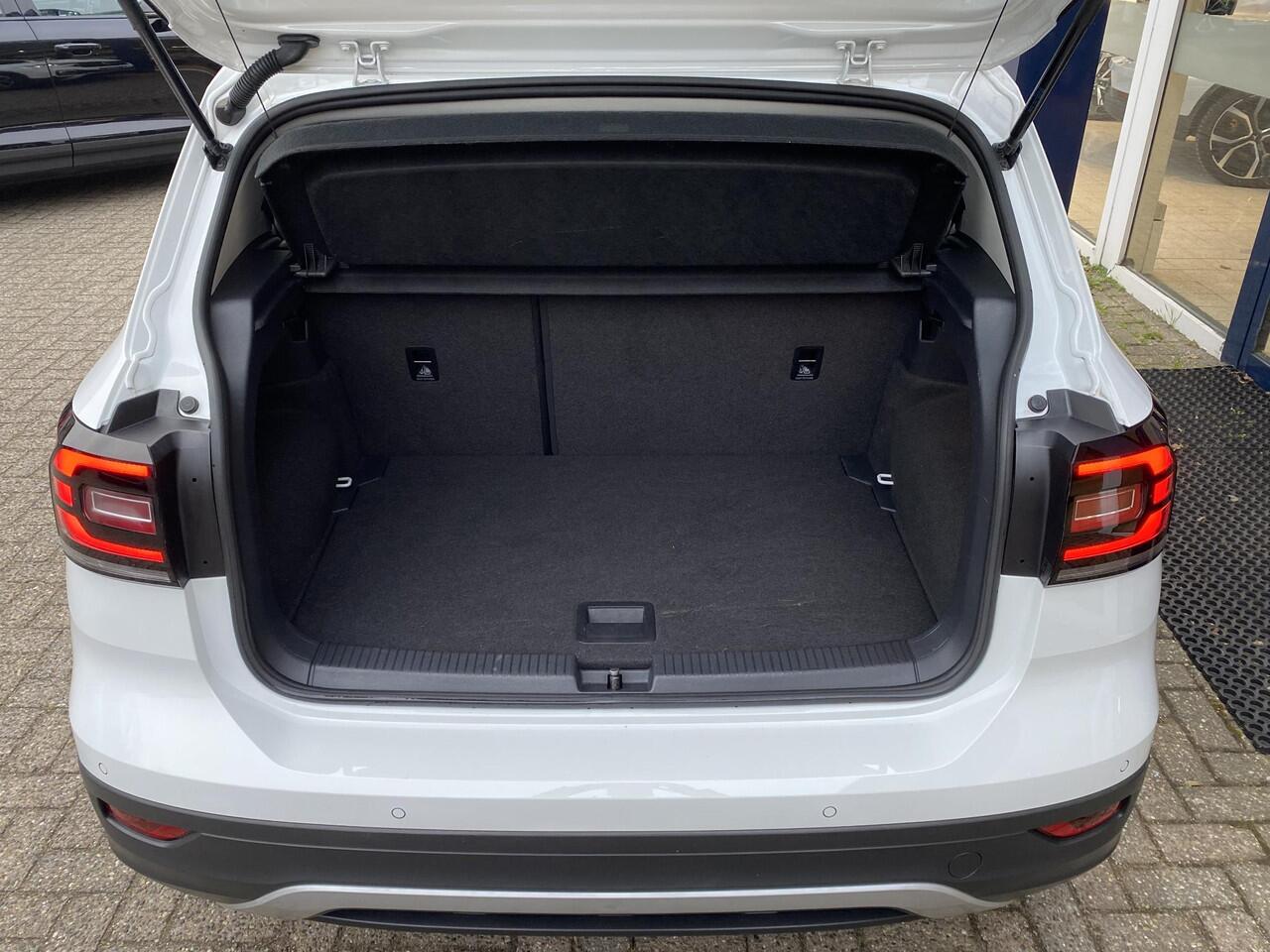 Volkswagen T-Cross 1.0 TSI Style / Automaat / NL-Auto / 1e-Eigenaar / Adaptieve Cruise-Control / Climate-Control / Apple-Carplay & Android-Auto / Draadloze-Telefoonlader / LED / Keyless / Dodehoek-Detectie / DAB Radio-Bluetooth / Navi / PDC V+A met Camera / 18'' LMV / ENZ.