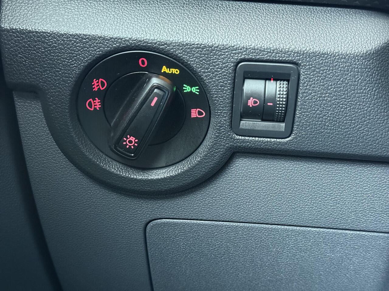 Volkswagen T-Cross 1.0 TSI Life | 95 PK | Parkeersensoren | Climate control | Adaptive cruise control |