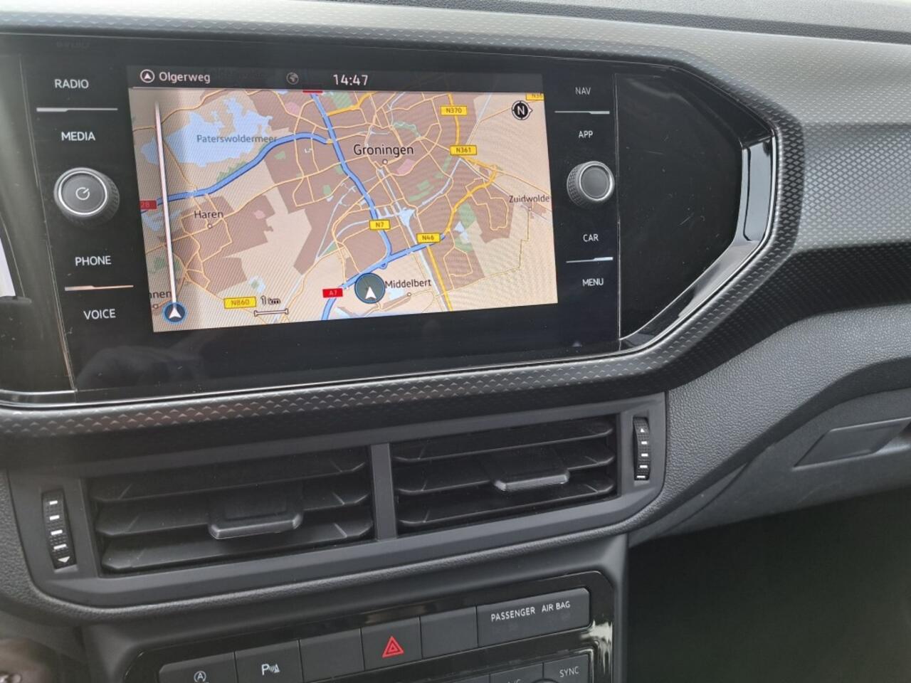 Volkswagen T-Cross 1.0 TSI Life Business 95 Pk Ecc, Apple carplay, Navigatie