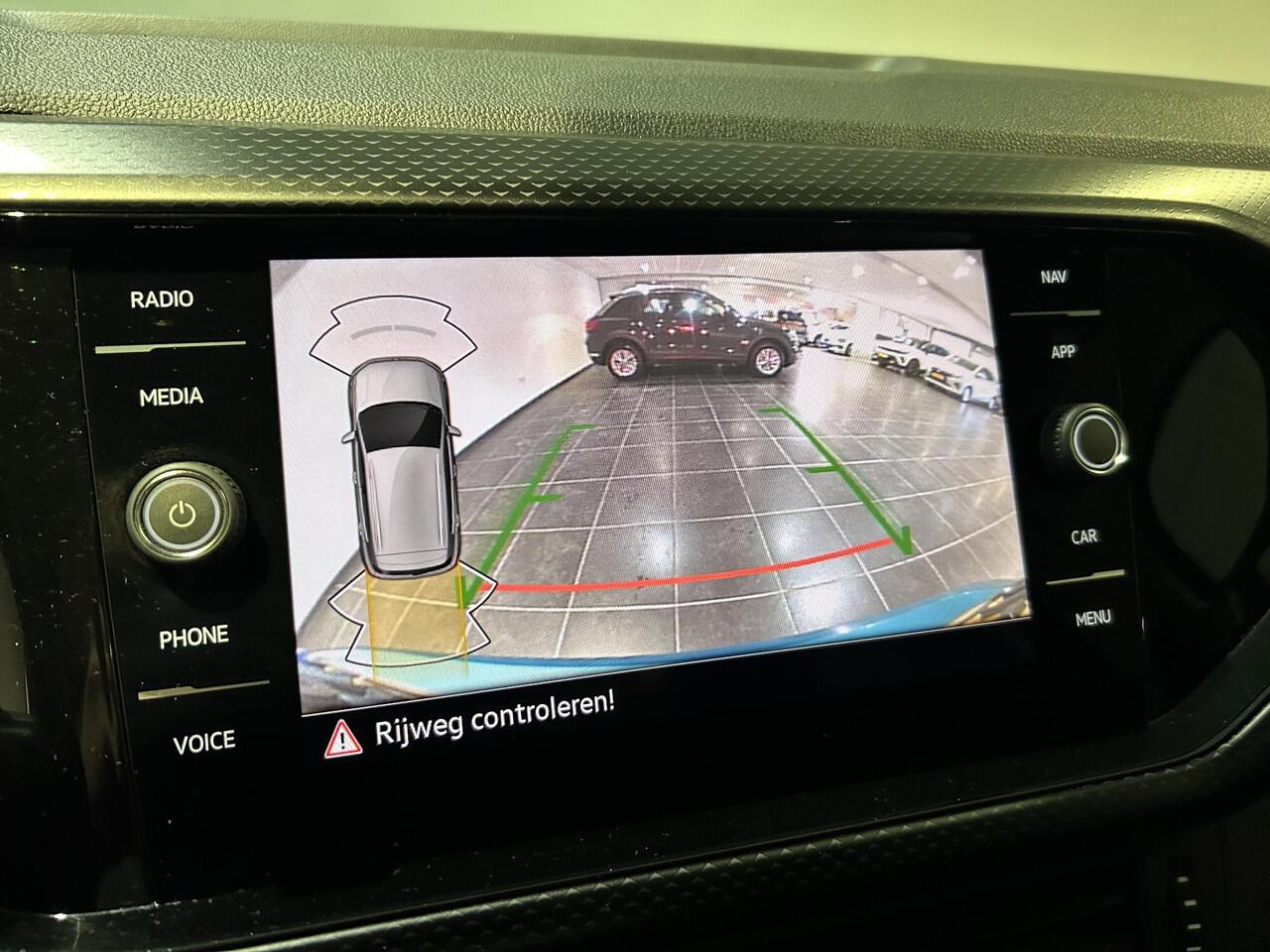 Volkswagen T-Cross 1.0 TSI Style | Apple Carplay/Android Auto | Stoelverwarming | Achteruitrijcamera |