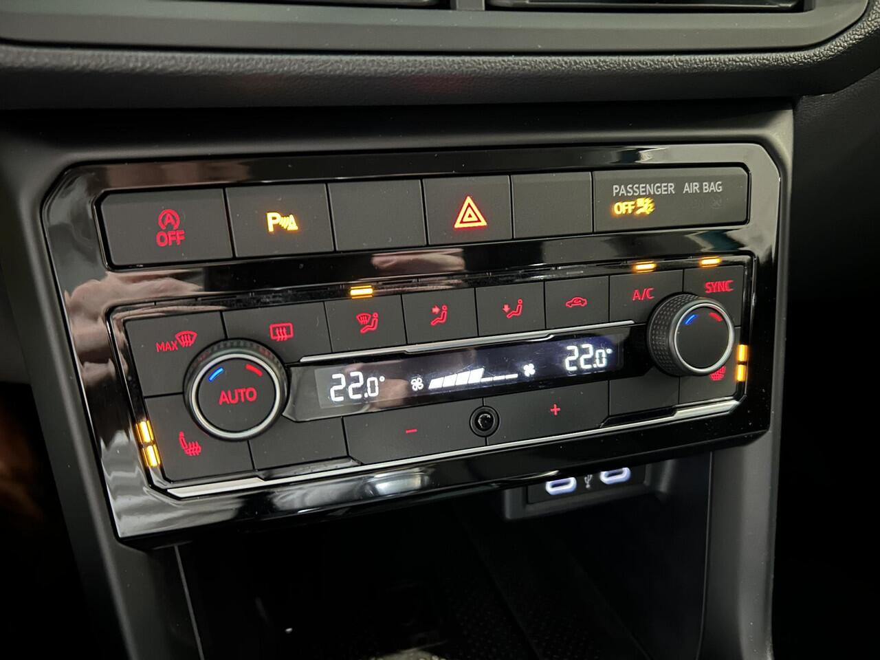 Volkswagen T-Cross 1.0 TSI Style | Apple Carplay/Android Auto | Stoelverwarming | Achteruitrijcamera |
