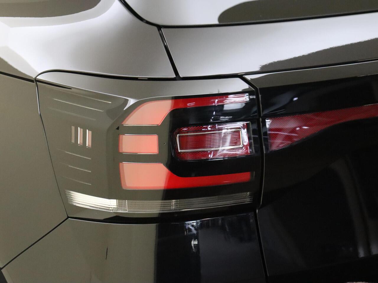 Volkswagen T-Cross 1.0 TSI R-Line | Achteruitrijcamera | Digital cockpit Pro | Navigatie | Adaptieve cruise control | Elektrisch inklapbare buitenspiegels | CarPlay | LED verlichting |