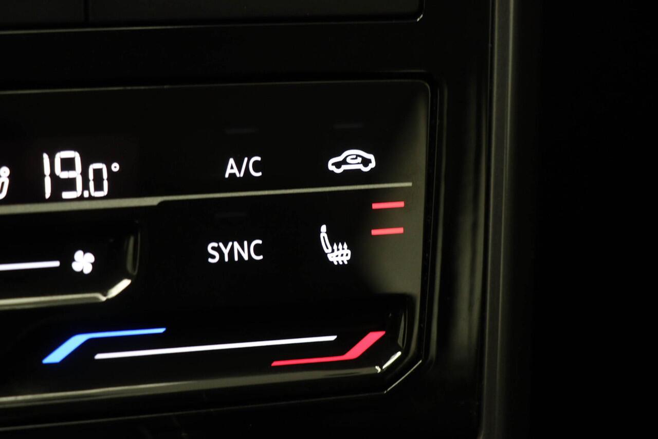 Volkswagen T-Cross 1.0 TSI Style | COMFORT PACK | STOELVERWARMING | NAVIGATIE | CAMERA