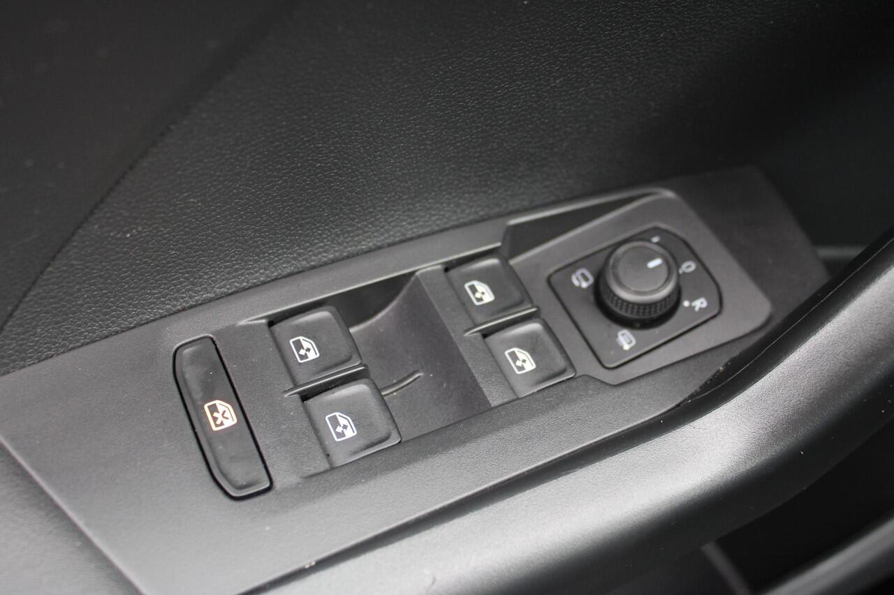 Volkswagen T-Cross 1.0 TSI Life Clima/Apple Andriod/Adaptive/NL Auto!!