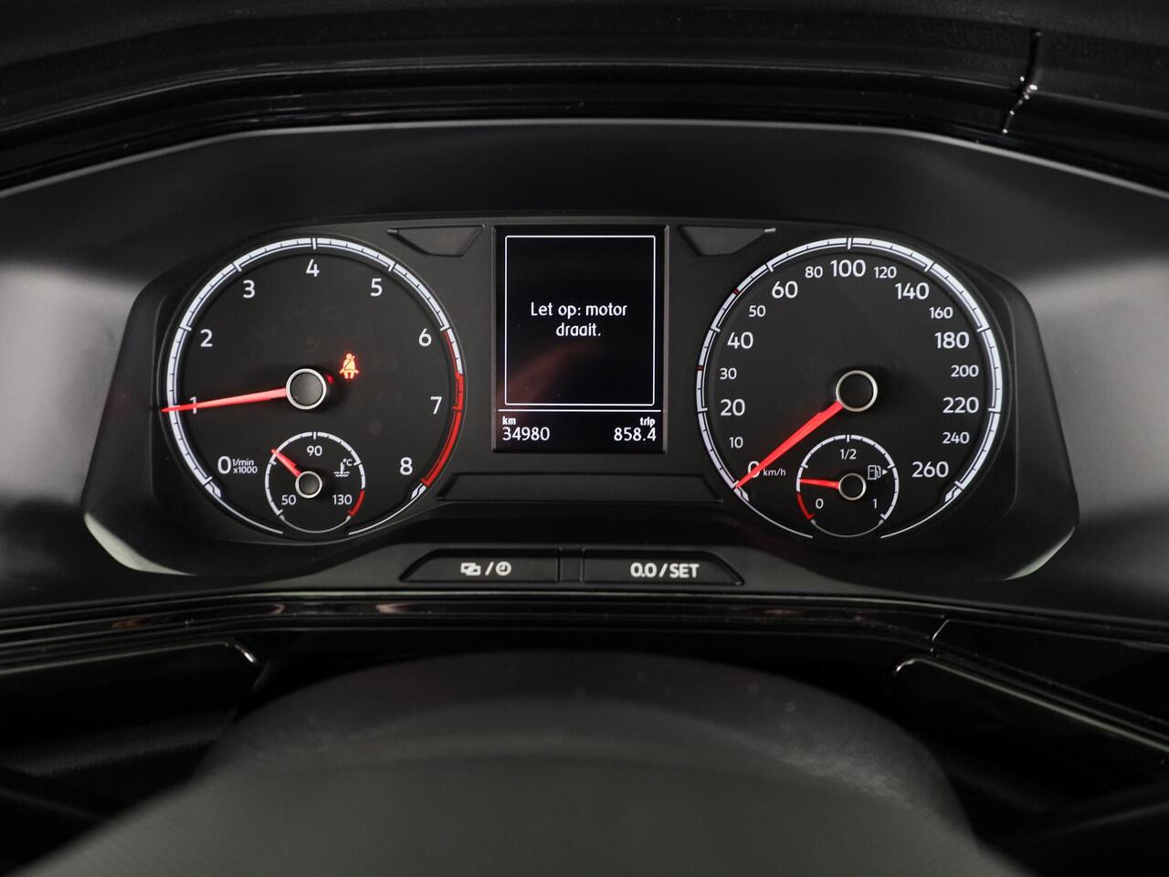 Volkswagen T-Cross 1.0 TSI Life 95 PK | Navigatie | Parkeersensoren voor en achter |