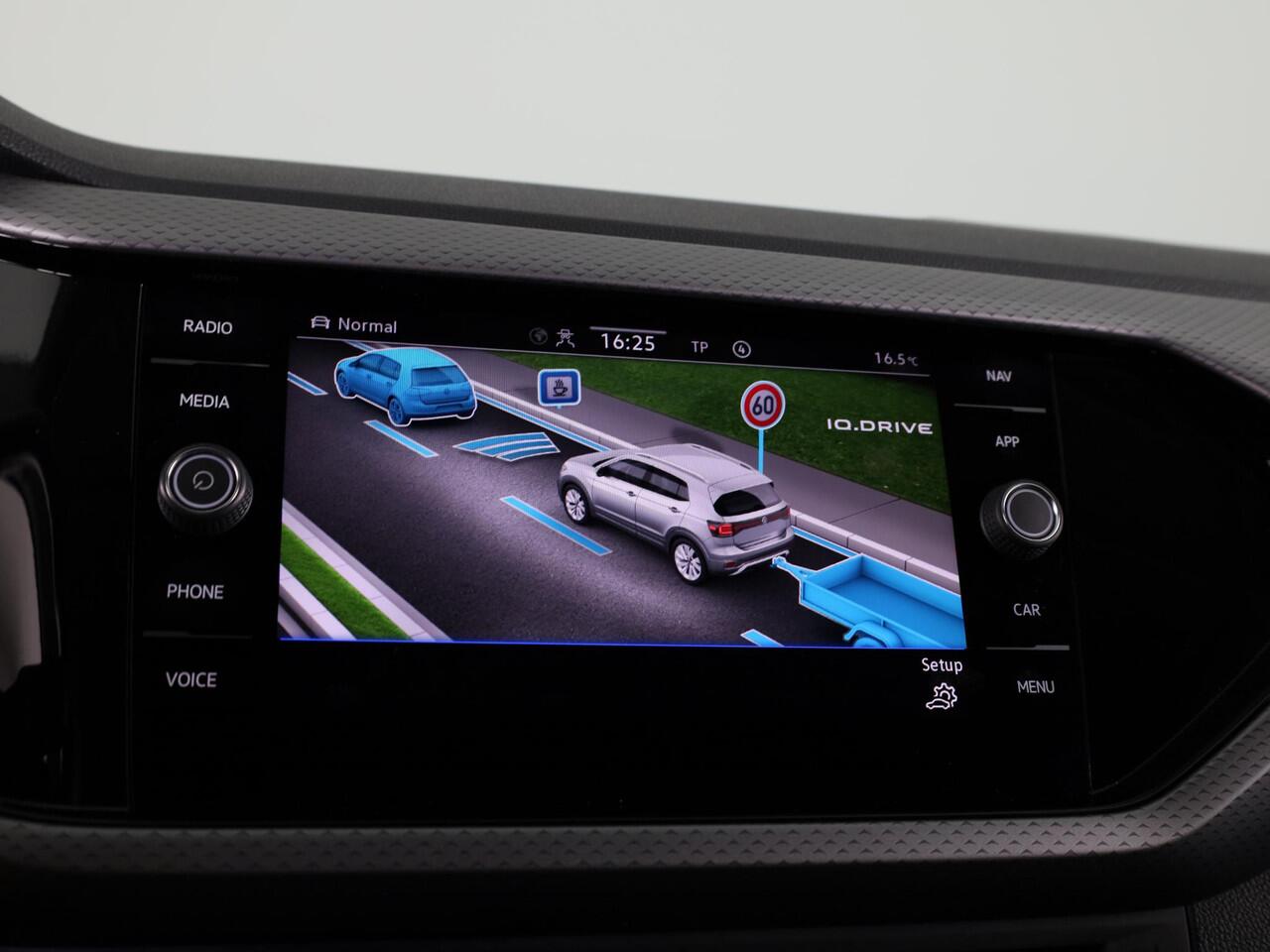 Volkswagen T-Cross 1.0 TSI R-Line 110Pk DSG | Navigatie | Parkeercamera | Digitaal dashboard |