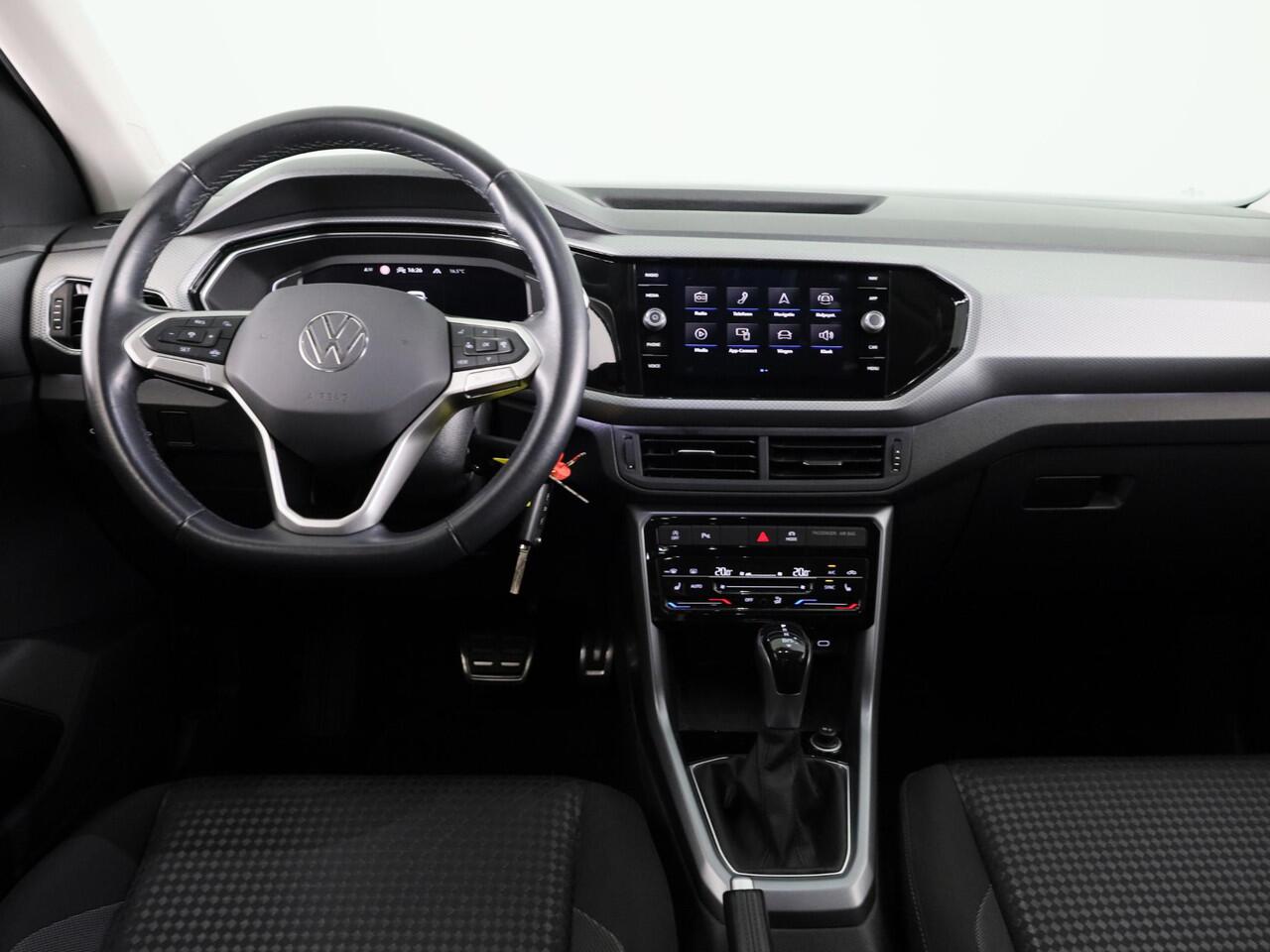 Volkswagen T-Cross 1.0 TSI R-Line 110Pk DSG | Navigatie | Parkeercamera | Digitaal dashboard |