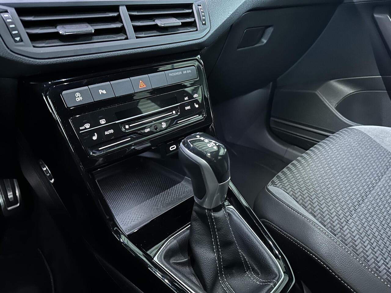 Volkswagen T-Cross 1.0 TSI R-Line 2 X R-line | Camera | Stoelverwarming