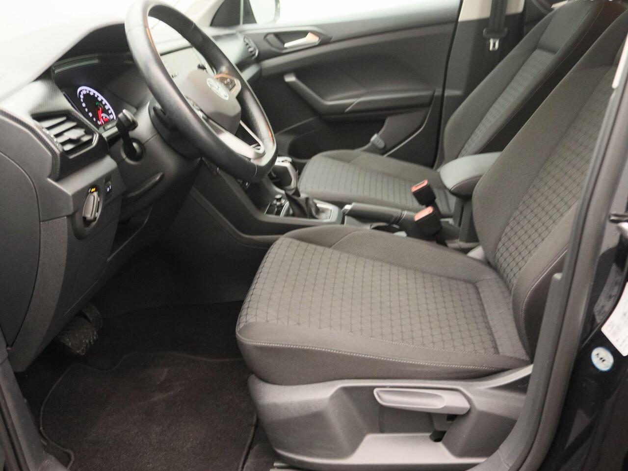 Volkswagen T-Cross 1.0 TSI Life | Adaptive cruise control | Achteruitrijcamera | Apple Carplay/Android Auto | Verwarmbare buitenspiegels | Lichtmetalen velgen |