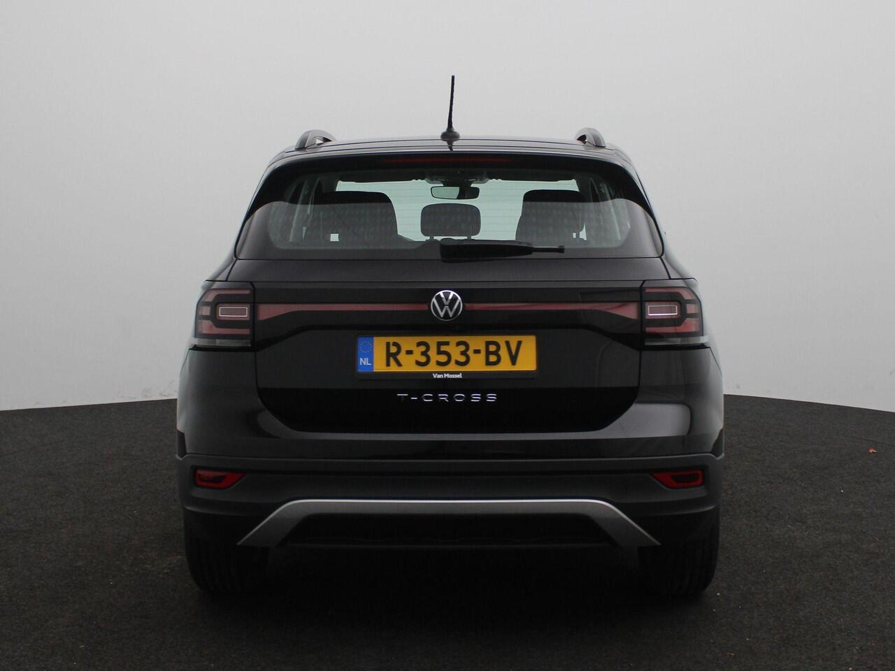 Volkswagen T-Cross 1.0 TSI Life | Adaptive cruise control | Achteruitrijcamera | Apple Carplay/Android Auto | Verwarmbare buitenspiegels | Lichtmetalen velgen |