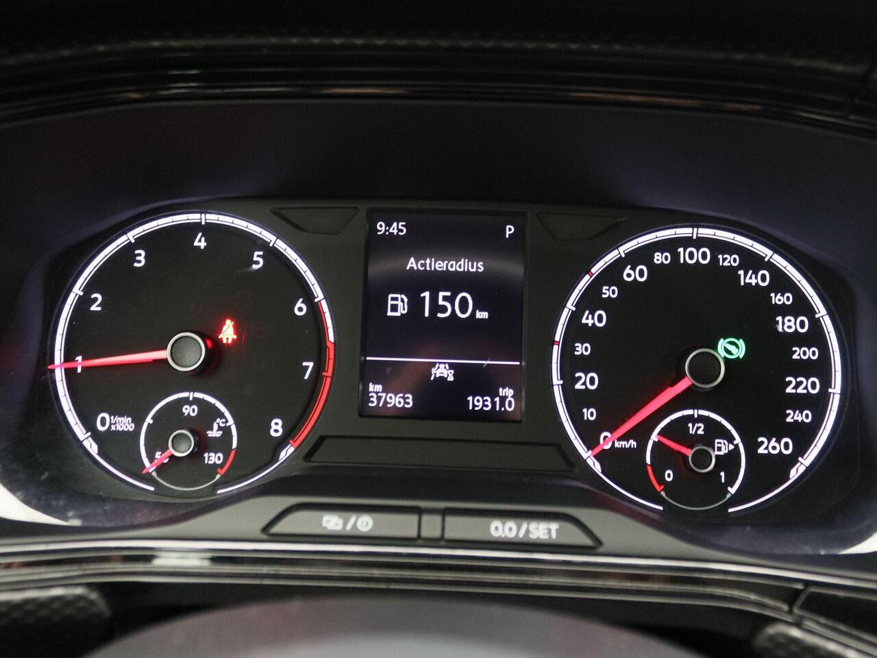 Volkswagen T-Cross 1.0 TSI Life | Adaptive cruise control | Achteruitrijcamera | Apple Carplay/Android Auto | Verwarmbare buitenspiegels | Lichtmetalen velgen |