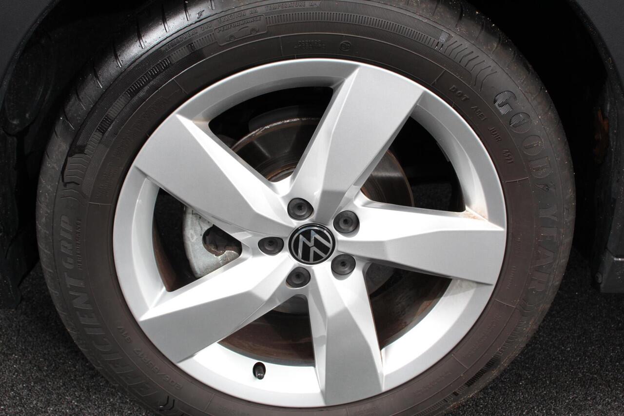 Volkswagen T-Cross 1.5 TSI 150pk DSG Style | Navigatie | Wireless app connect | Aadaptive cruise control | Camera | Climate Control | Led | Dab | Stoelverwarming