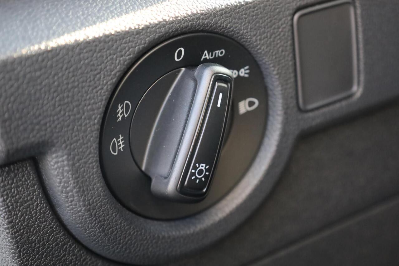 Volkswagen T-Cross 1.0 TSI Style 81KW-115PK DSG, camera, 18" lmv, privacy glas, discover pro, stoel verwarming, navigatie, door ons nieuw geleverd en onderhouden 1e eigenaar