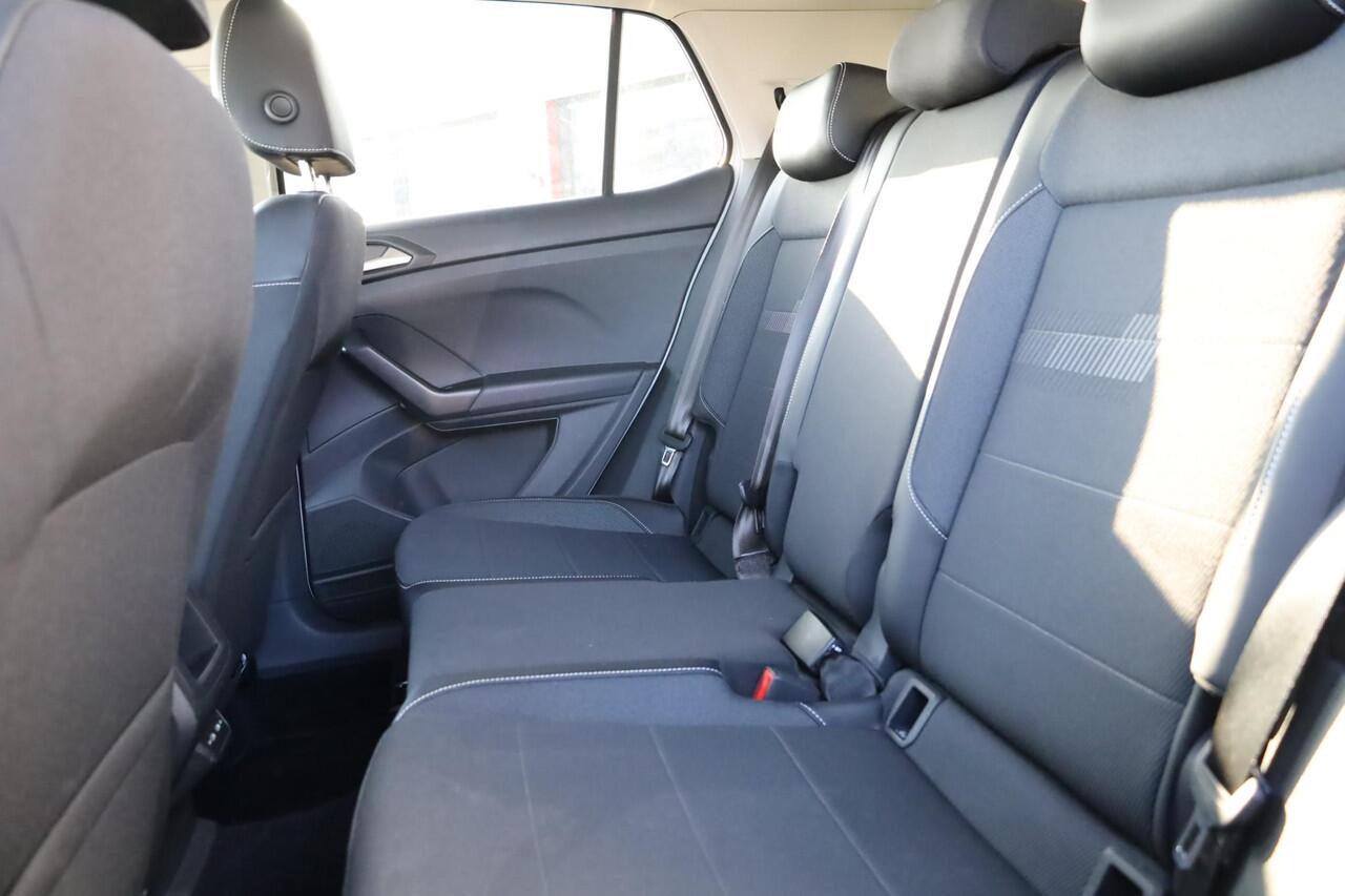 Volkswagen T-Cross 1.0 TSI Style 81KW-115PK DSG, camera, 18" lmv, privacy glas, discover pro, stoel verwarming, navigatie, door ons nieuw geleverd en onderhouden 1e eigenaar