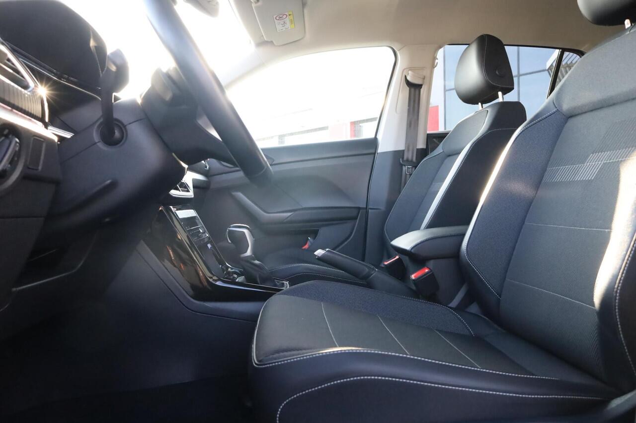 Volkswagen T-Cross 1.0 TSI Style 81KW-115PK DSG, camera, 18" lmv, privacy glas, discover pro, stoel verwarming, navigatie, door ons nieuw geleverd en onderhouden 1e eigenaar