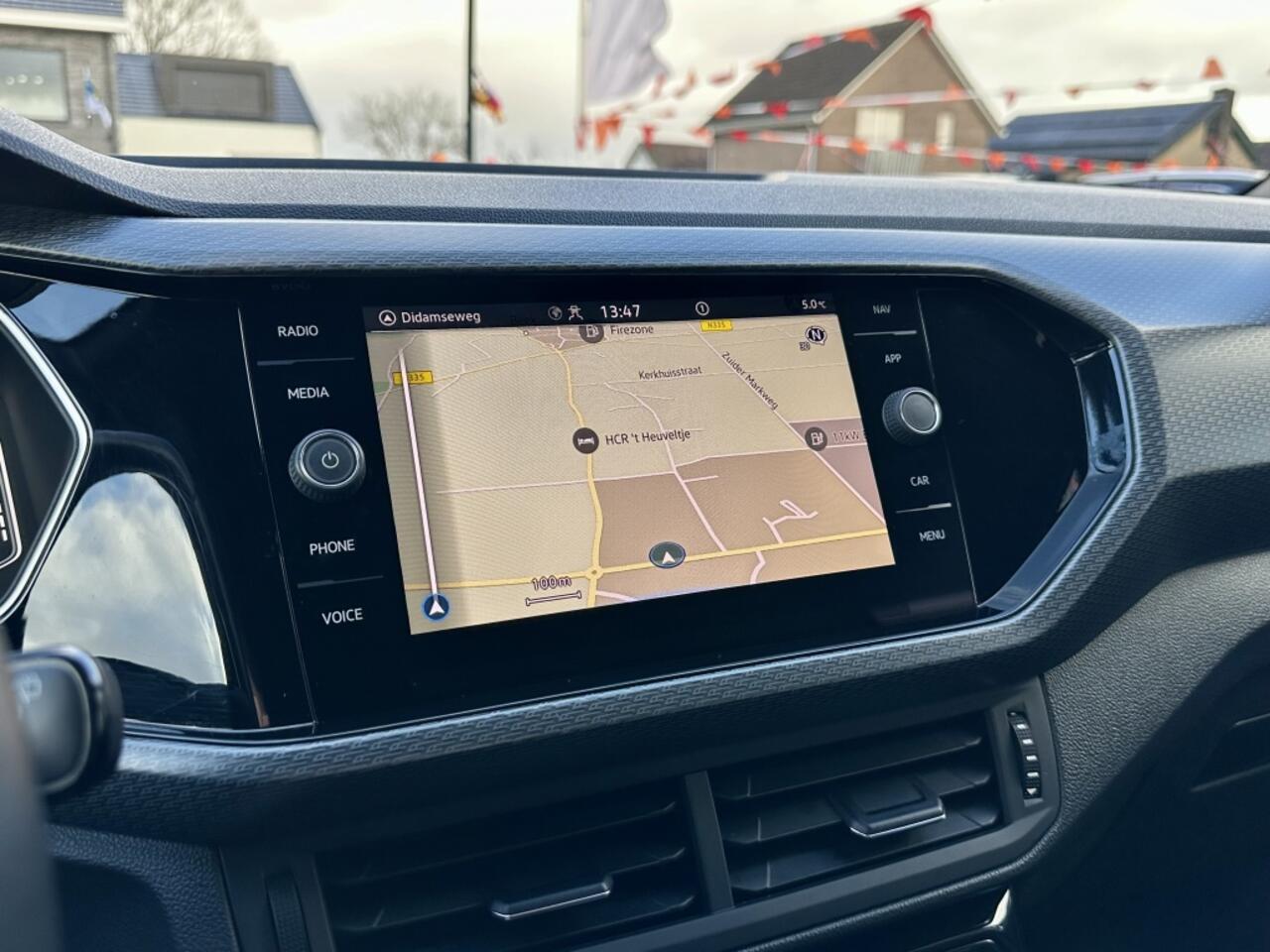 Volkswagen T-Cross 1.0 TSI R-Line 110PK Camera Navi Carplay