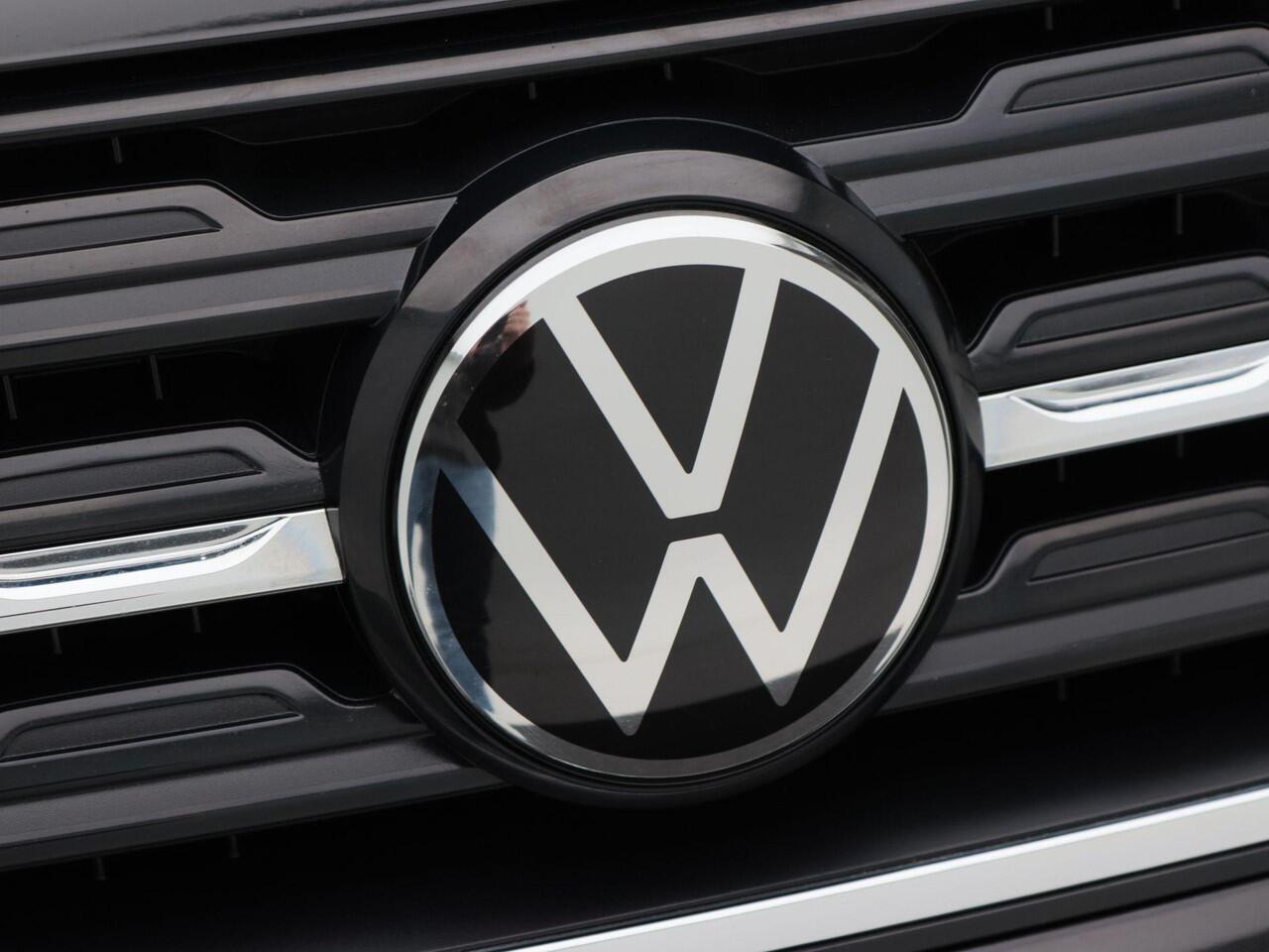 Volkswagen T-Cross 1.5 TSi 150 Pk Automaat R-Line | Stoelverwarming | Adaptive Cruise | Beats Audio | Camera| Climatronic | 18 Inch | 66.728 Km !!