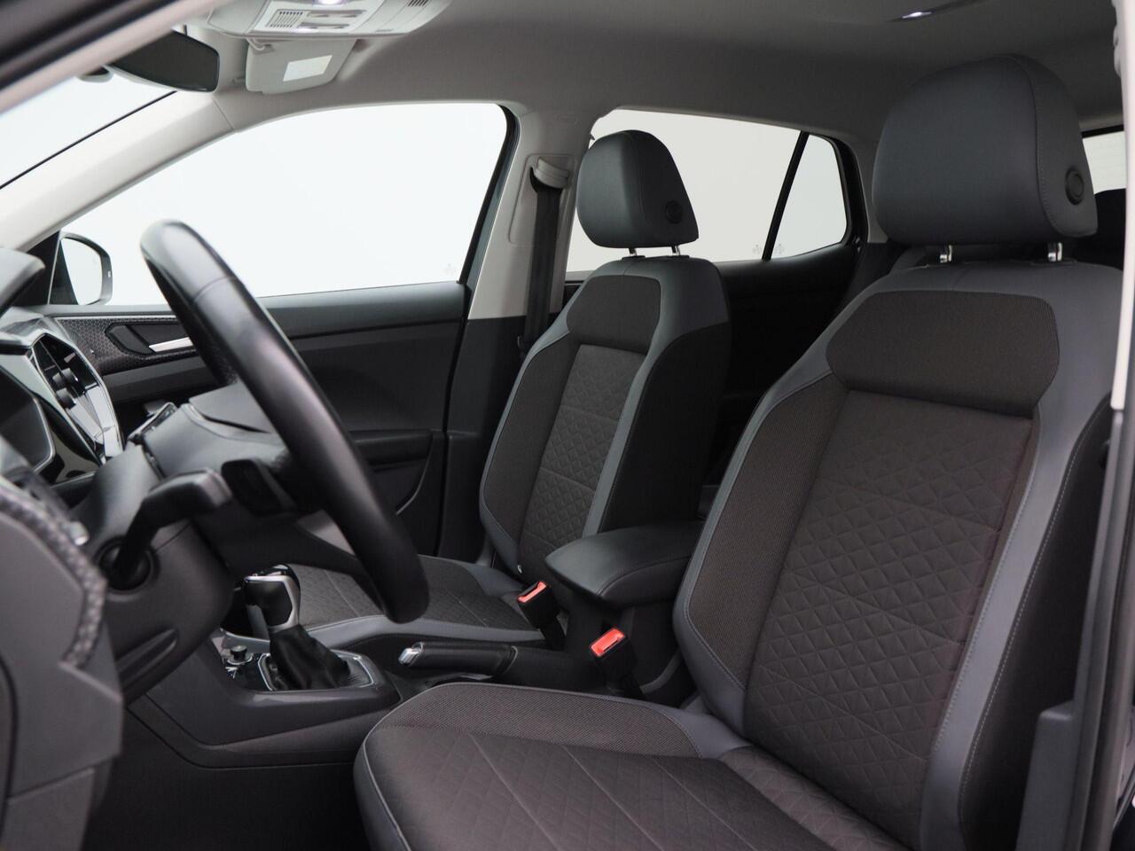 Volkswagen T-Cross 1.5 TSi 150 Pk Automaat R-Line | Stoelverwarming | Adaptive Cruise | Beats Audio | Camera| Climatronic | 18 Inch | 66.728 Km !!