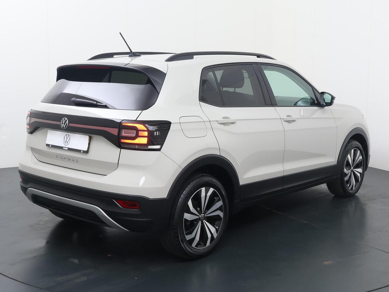 Volkswagen T-Cross 1.0 TSI Life | 110 PK | Adaptive cruise control | Lane assist | Apple Carplay/Android Auto |