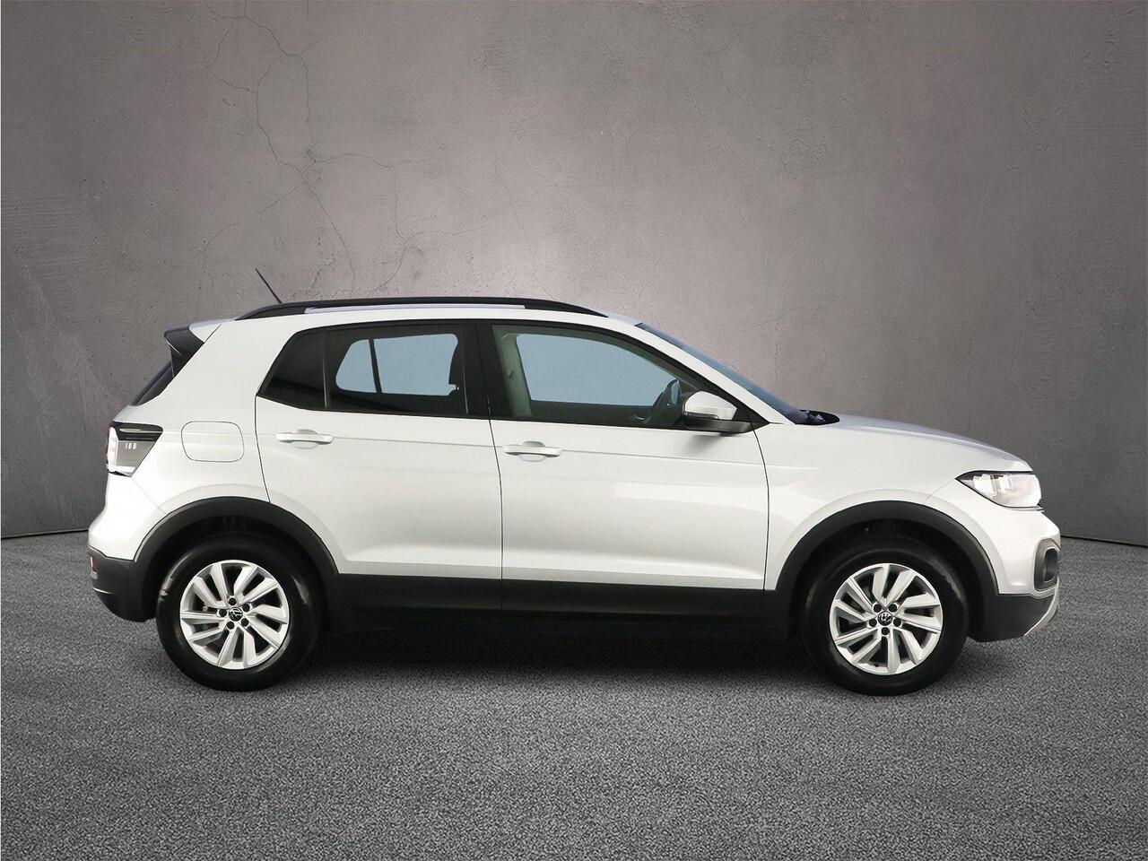 Volkswagen T-Cross Life 1.0 TSI 110pk DSG Automaat Adaptive cruise control, Achteruitrijcamera, Stoelverwarming, Airco, App connect, Parkeersensoren, DAB, Radio