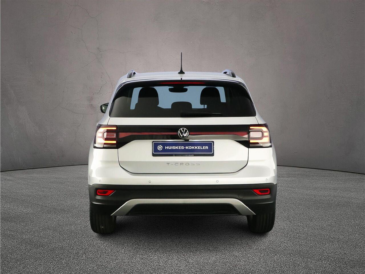 Volkswagen T-Cross Life 1.0 TSI 110pk DSG Automaat Adaptive cruise control, Achteruitrijcamera, Stoelverwarming, Airco, App connect, Parkeersensoren, DAB, Radio