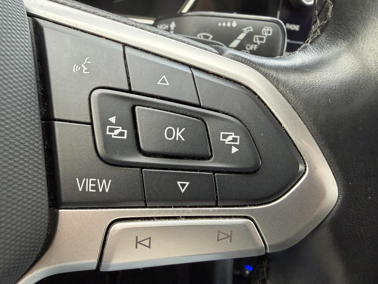 Volkswagen T-Cross 1.0 TSI R-Line | LED | Keyless | Camera | Navi |