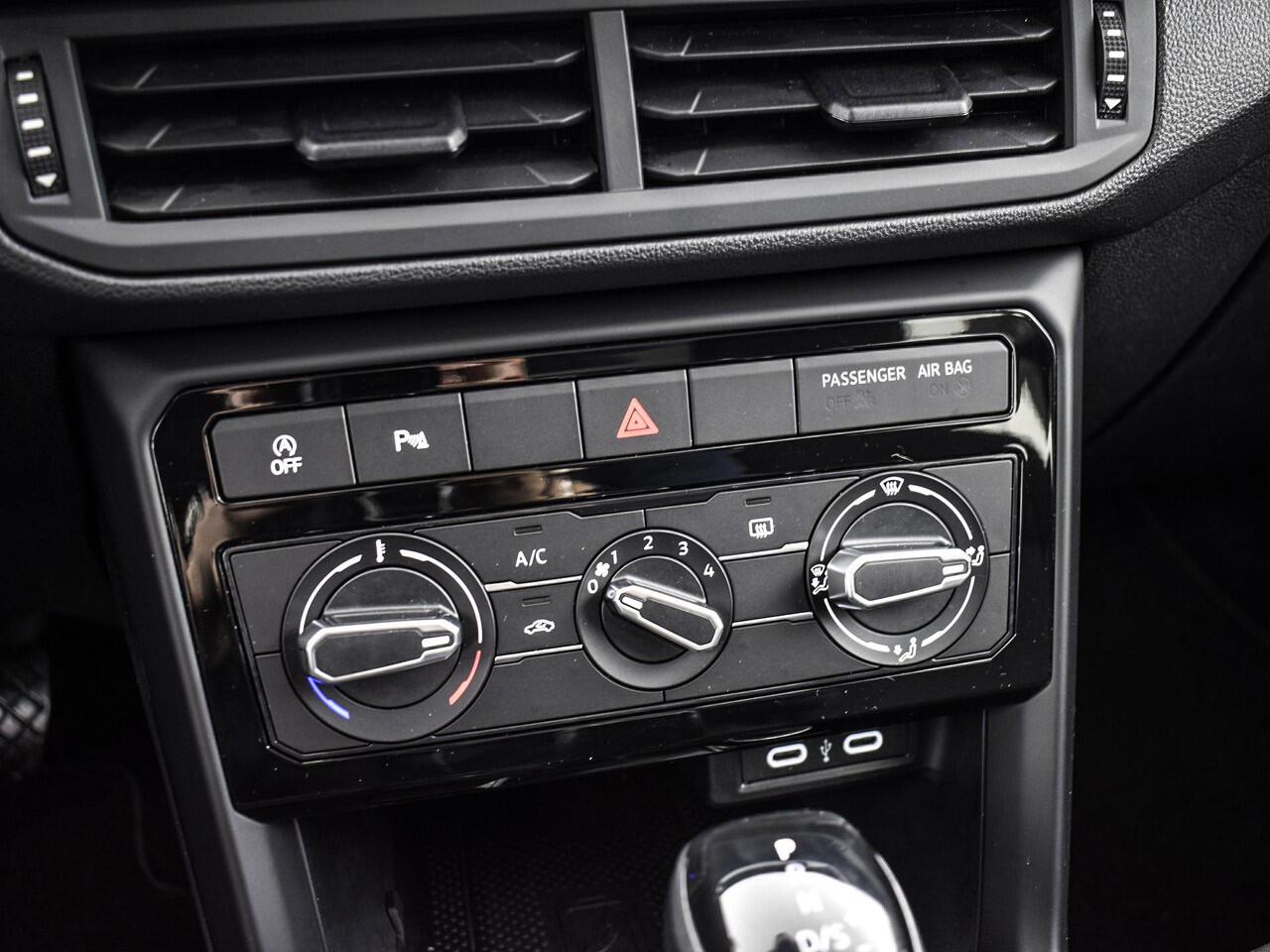 Volkswagen T-Cross 1.0 TSI 110pk DSG Life · Camera · Apple/Android Car Play · Navigatie · P-Sensoren · Airco · 16'' Inch · Garantie t/m 10-10-2027 of 100.000km