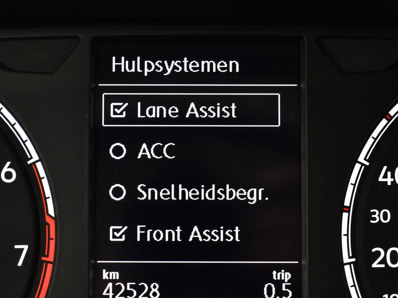 Volkswagen T-Cross 1.0 TSI 95pk Life · Apple/Android Car Play · Navigatie · Airco · P-Sensoren · ACC · 16'' Inch · Garantie t/m 18-07-2027 of 100.000km