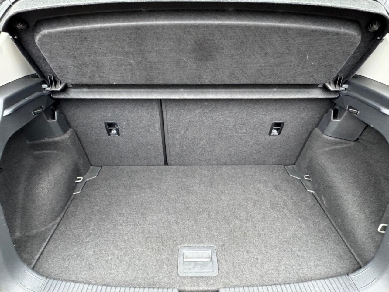 Volkswagen T-Cross 1.0 TSI 110 pk Life Navi/Apple/Android - digital cockpi